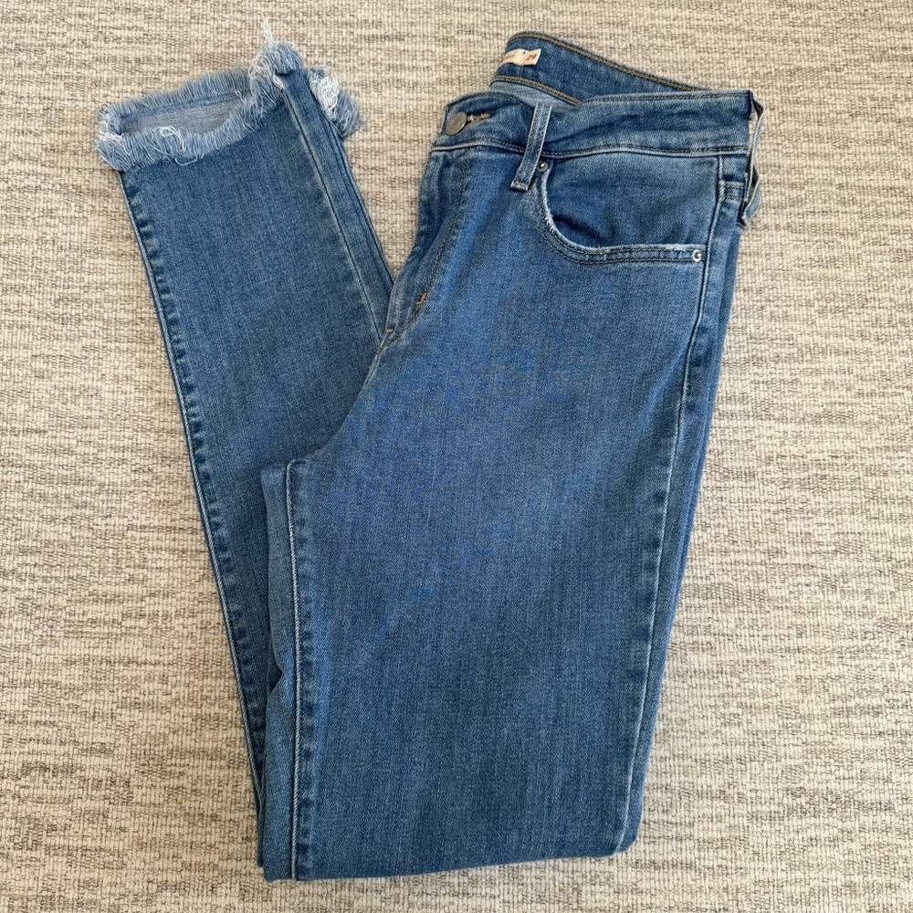 Levi’s High Rise Jeans - Picture 6 of 7